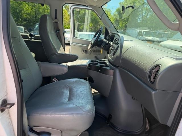 Ford Econoline E-350 XL Super Duty 2008