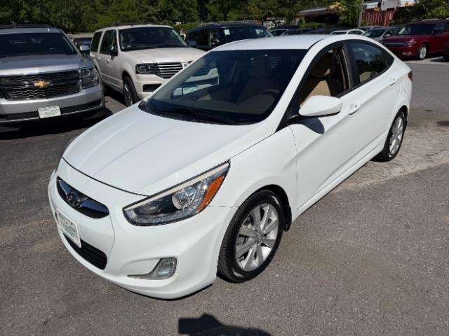 Hyundai Accent GLS 4-Door 2014