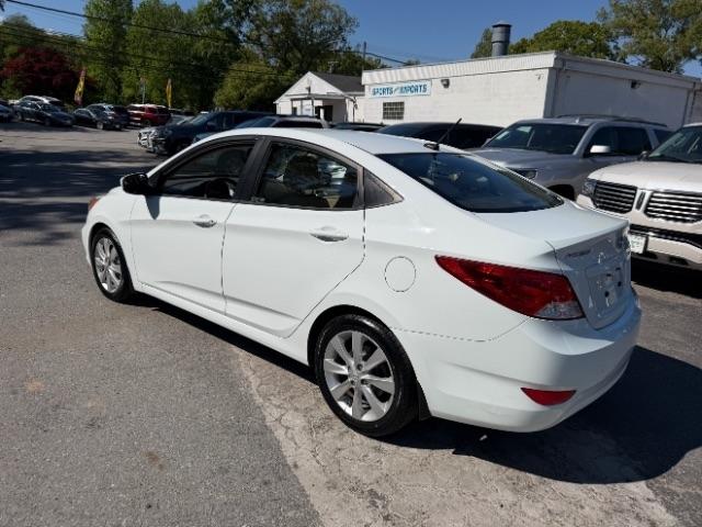 Hyundai Accent GLS 4-Door 2014