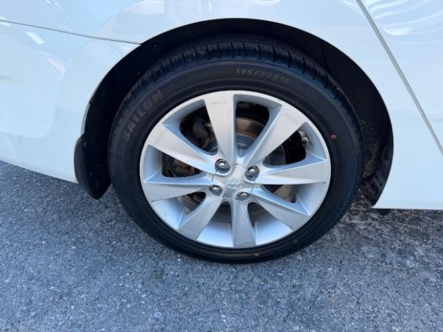 Hyundai Accent GLS 4-Door 2014