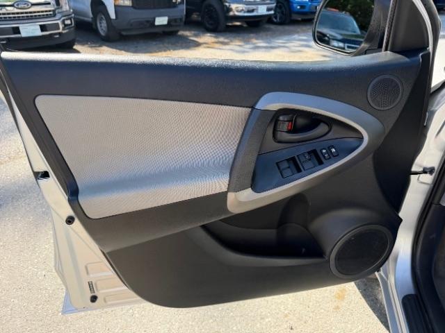 Toyota RAV4 Base I4 4WD 2010