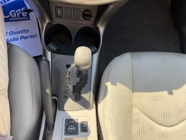 Toyota RAV4 Base I4 4WD 2010