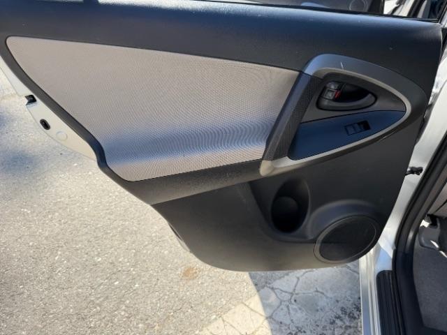 Toyota RAV4 Base I4 4WD 2010