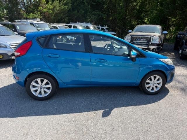 Ford Fiesta SE Hatchback 2013