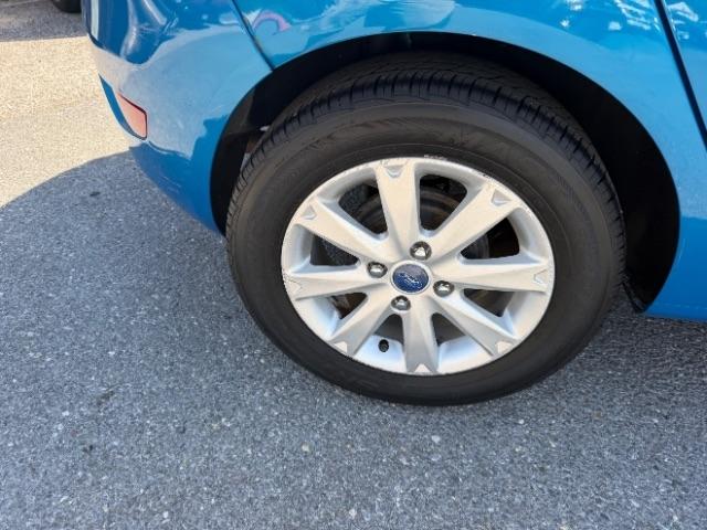 Ford Fiesta SE Hatchback 2013