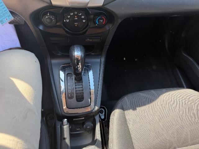 Ford Fiesta SE Hatchback 2013