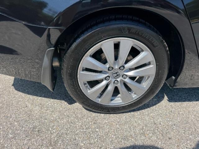 Honda Accord EX-L V-6 Sedan AT 2011