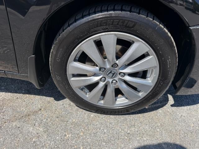 Honda Accord EX-L V-6 Sedan AT 2011