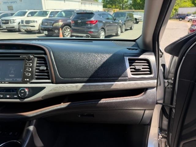 Toyota Highlander Limited Platinum AWD V6 2017