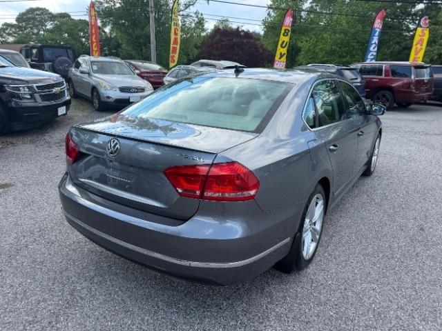 Volkswagen Passat 2.0L TDI SEL2 2012