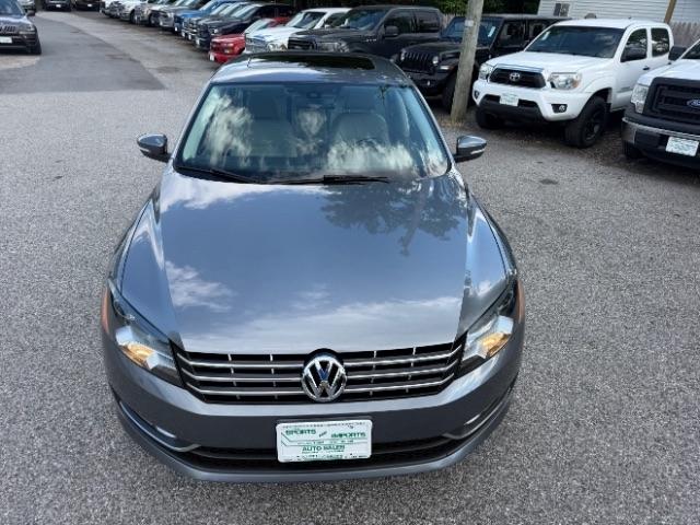 Volkswagen Passat 2.0L TDI SEL2 2012