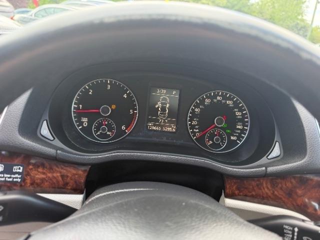 Volkswagen Passat 2.0L TDI SEL2 2012