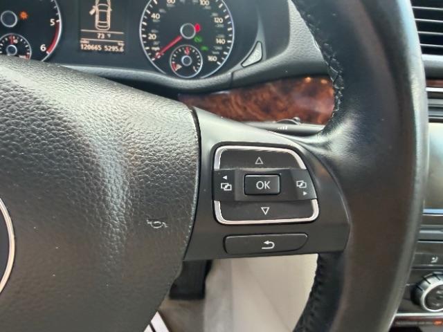 Volkswagen Passat 2.0L TDI SEL2 2012