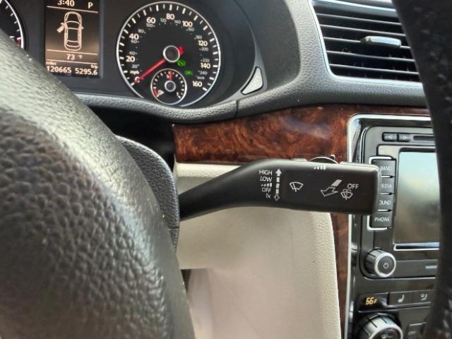 Volkswagen Passat 2.0L TDI SEL2 2012