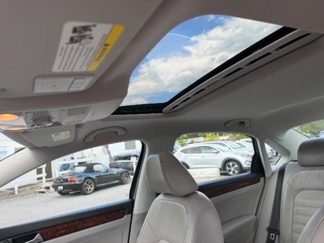 Volkswagen Passat 2.0L TDI SEL2 2012