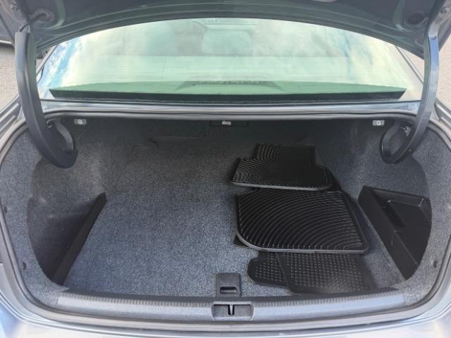 Volkswagen Passat 2.0L TDI SEL2 2012