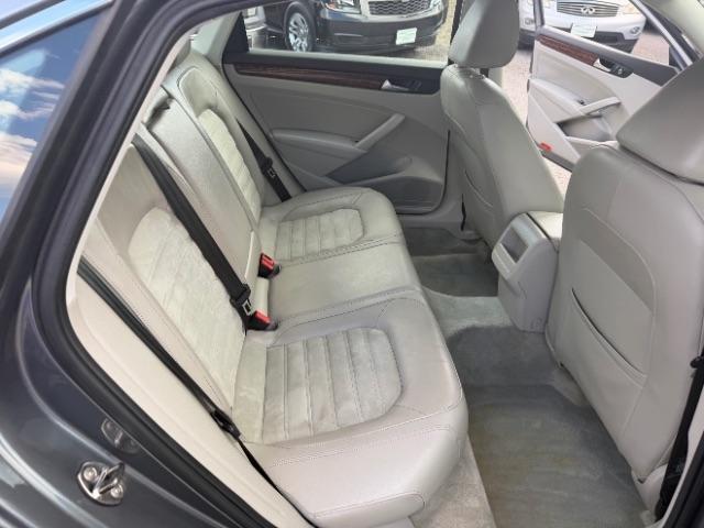 Volkswagen Passat 2.0L TDI SEL2 2012