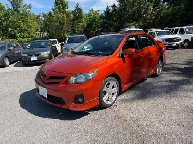Toyota Corolla L 5-Speed MT 2013