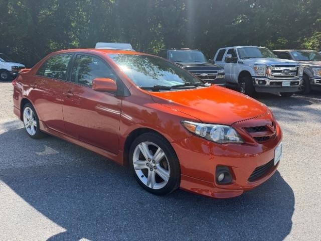 Toyota Corolla L 5-Speed MT 2013