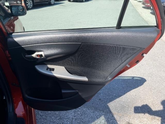 Toyota Corolla L 5-Speed MT 2013