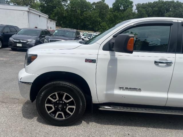 Toyota Tundra Tundra-Grade 5.7L Double Cab 2WD 2011