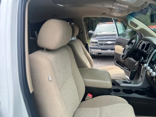 Toyota Tundra Tundra-Grade 5.7L Double Cab 2WD 2011