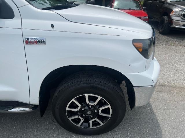 Toyota Tundra Tundra-Grade 5.7L Double Cab 2WD 2011