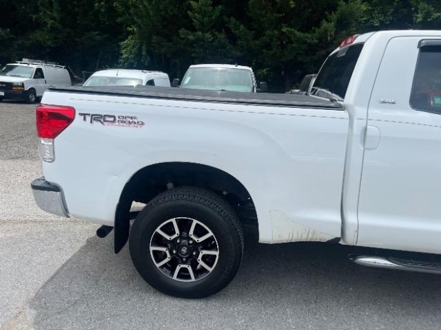 Toyota Tundra Tundra-Grade 5.7L Double Cab 2WD 2011