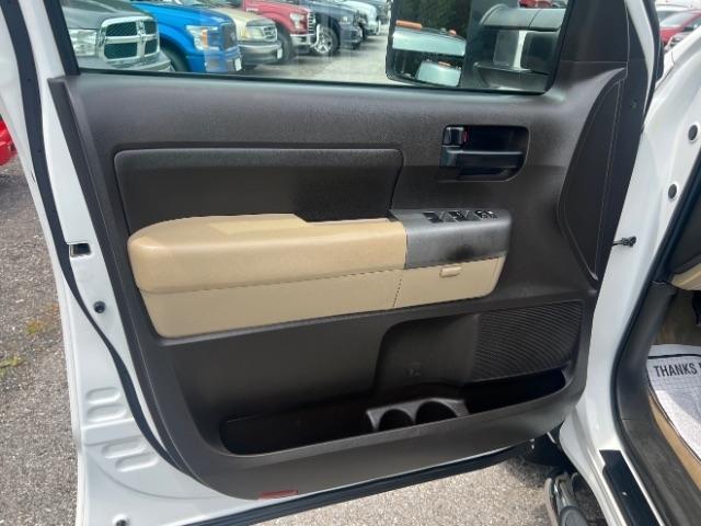 Toyota Tundra Tundra-Grade 5.7L Double Cab 2WD 2011