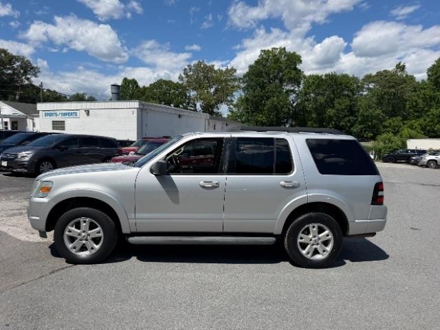 Ford Explorer XLT 4.0L 2WD 2010