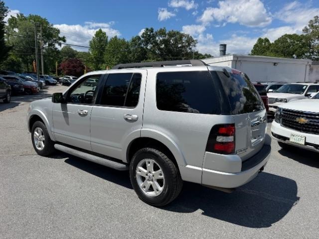 Ford Explorer XLT 4.0L 2WD 2010