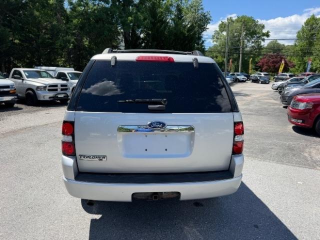 Ford Explorer XLT 4.0L 2WD 2010