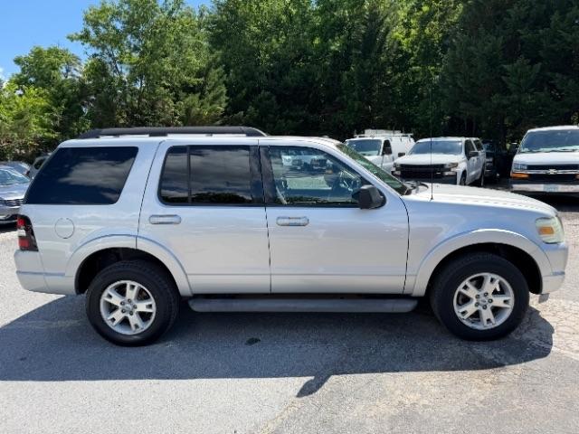 Ford Explorer XLT 4.0L 2WD 2010