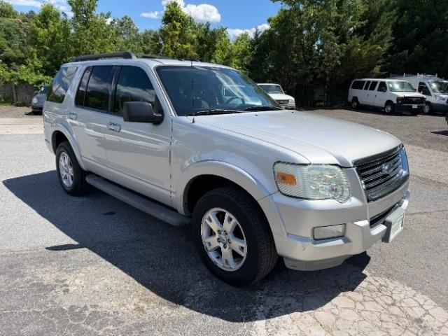 Ford Explorer XLT 4.0L 2WD 2010