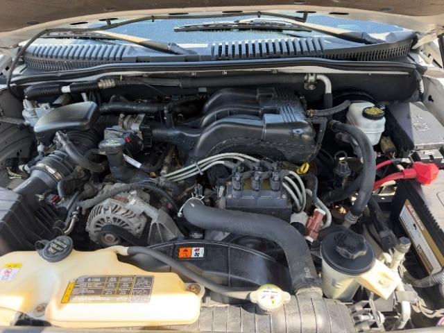 Ford Explorer XLT 4.0L 2WD 2010