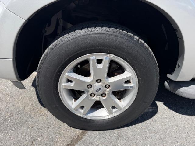 Ford Explorer XLT 4.0L 2WD 2010