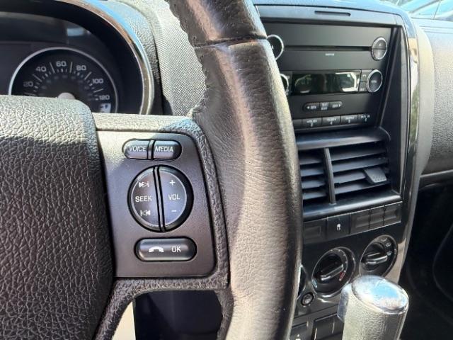 Ford Explorer XLT 4.0L 2WD 2010