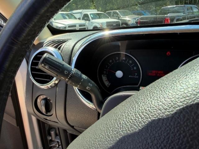 Ford Explorer XLT 4.0L 2WD 2010