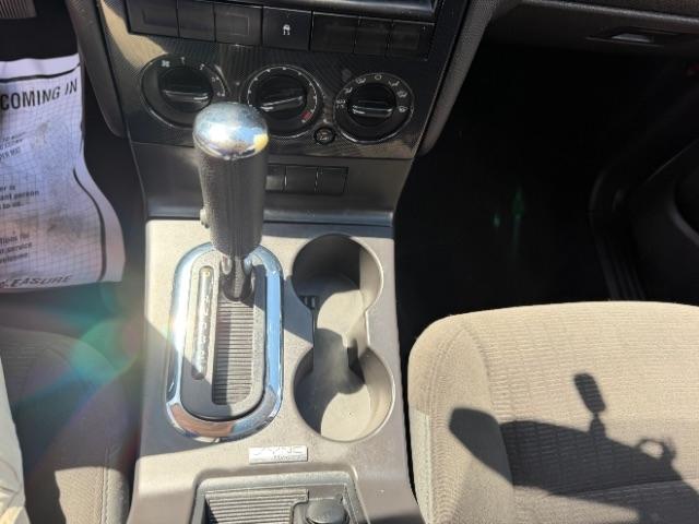 Ford Explorer XLT 4.0L 2WD 2010