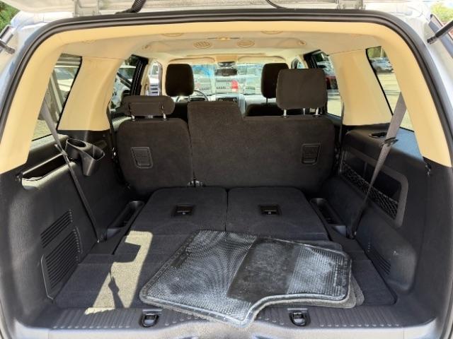 Ford Explorer XLT 4.0L 2WD 2010