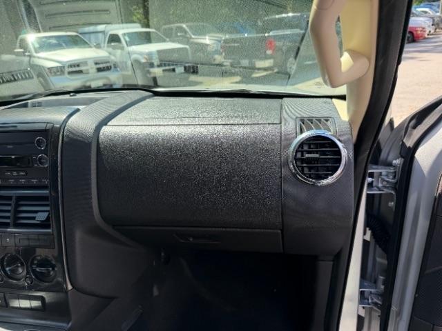 Ford Explorer XLT 4.0L 2WD 2010