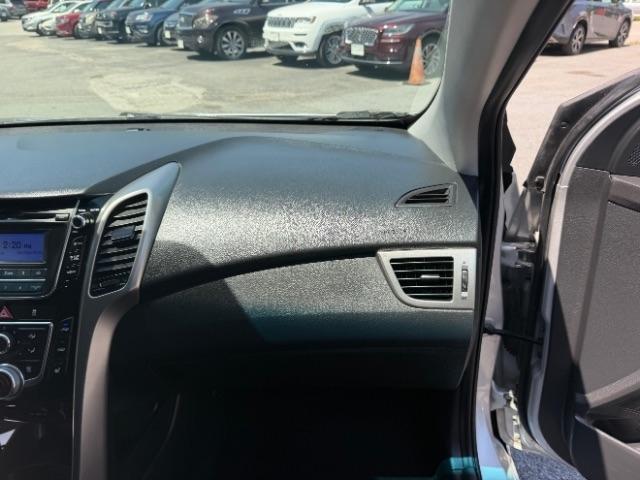 Hyundai Elantra GT A/T 2016