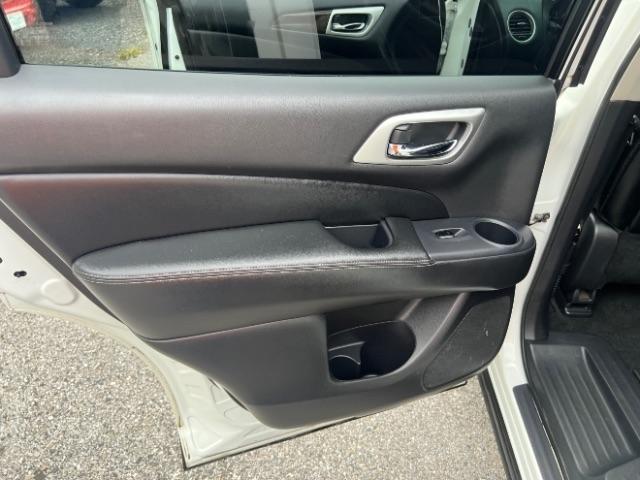 Nissan Pathfinder Platinum 4WD 2015