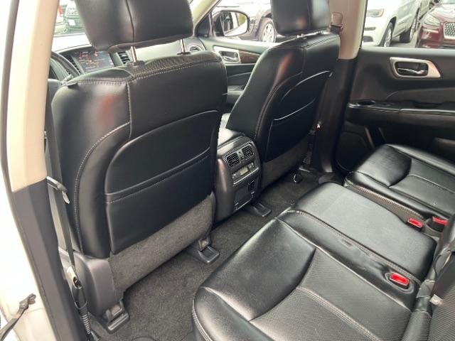Nissan Pathfinder Platinum 4WD 2015