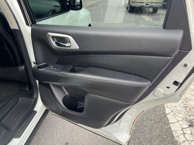 Nissan Pathfinder Platinum 4WD 2015