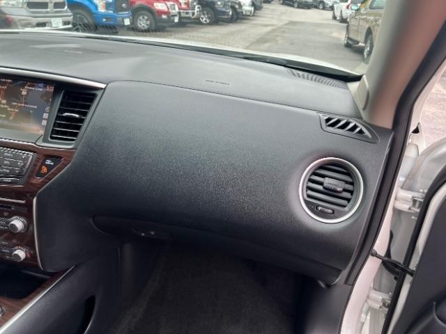 Nissan Pathfinder Platinum 4WD 2015