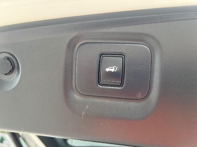 Nissan Pathfinder Platinum 4WD 2015