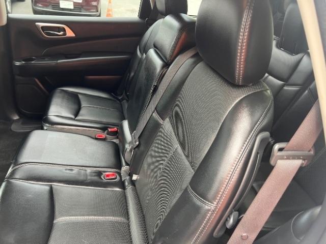 Nissan Pathfinder Platinum 4WD 2015