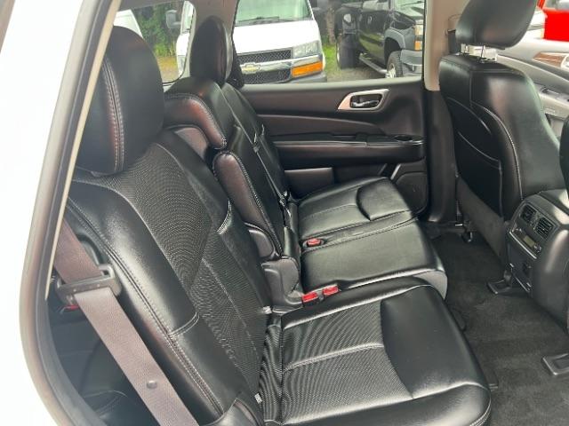 Nissan Pathfinder Platinum 4WD 2015