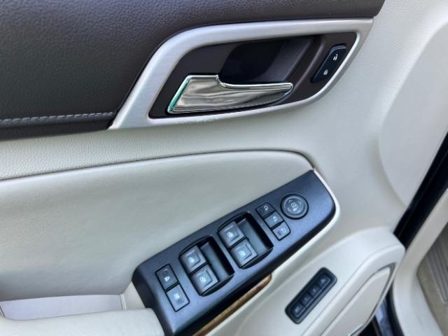GMC Yukon Denali 4WD 2015
